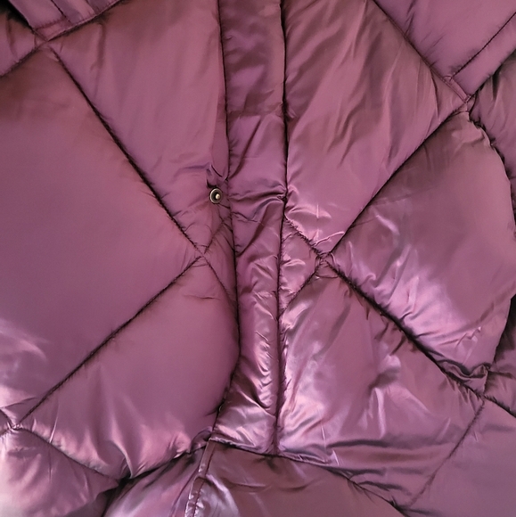 Oofwear Ultra Light Puffy Jacket in Wine Size Medium - Picture 6 of 6